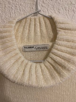 Jersey Pull&Bear cuello alto beige