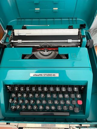 Máquina de escribir Olivetti Studio 45