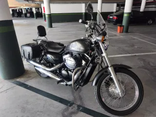 Vendo/cambio Honda VT750S Negra