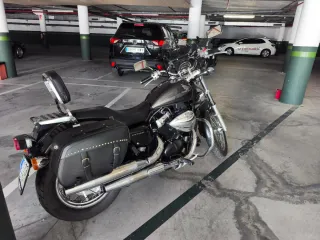 Vendo/cambio Honda VT750S Negra