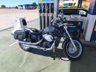 Vendo/cambio Honda VT750S Negra