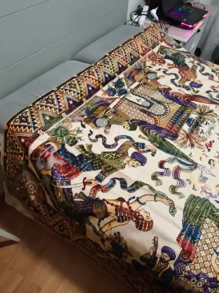 Colcha Tapiz Cama 200x235cm prácticamente nuevo