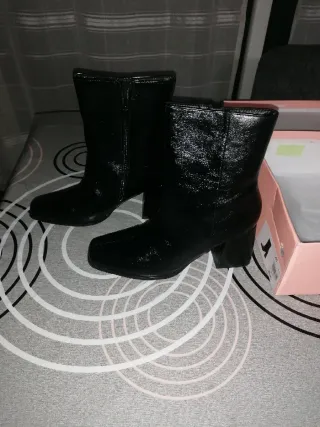 Botas negras talla 40