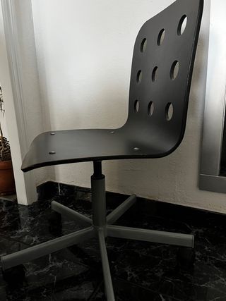Silla de escritorio Ikea negra y gris