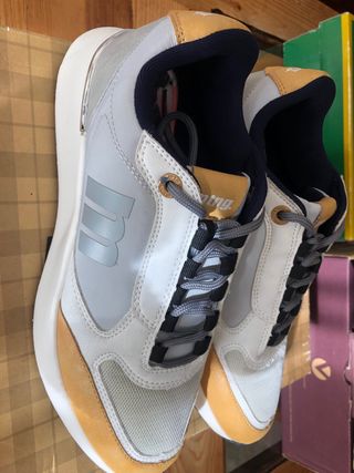 Zapatillas Mustang Mujer Blancas y Amarillas