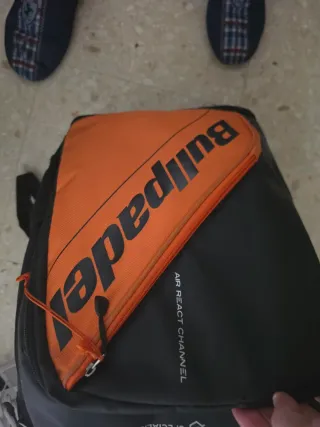 Mochila/paletero bullpadel en muy buen estado