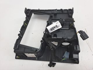 PLASTICO FORD KUGA 498693