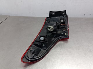 PILOTO TRASERO DERECHO NISSAN QASHQAI (J11E) 2655