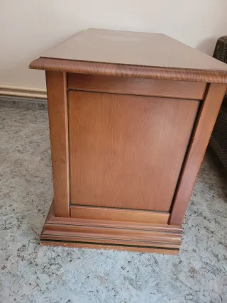 Baúl de madera maciza con decorado pintada