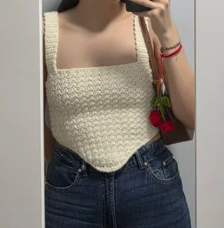 Crop Top tipo bandana hecho a crochet