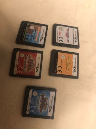 Nintendo DSi nero + 5 giochi ( 2 Pokemon )