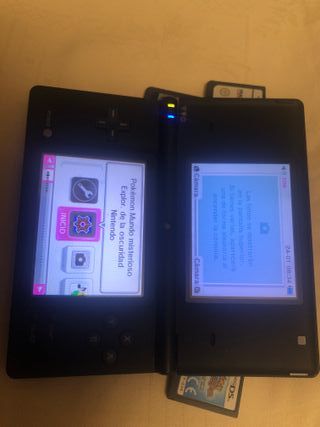Nintendo DSi nero + 5 giochi ( 2 Pokemon )