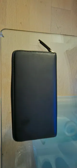 Portafoglio Liu Jo nero con borchie oro