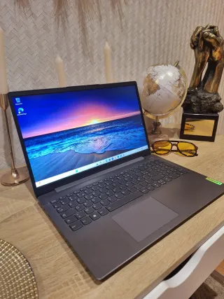 Portátil Lenovo Ryzen 7 5700U