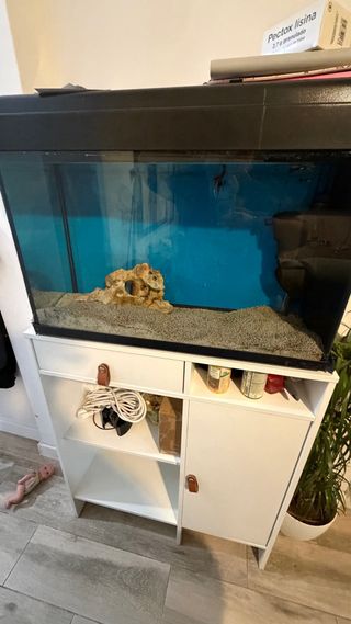 URGE Acuario con mueble blanco NEGOCIABLE