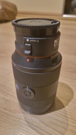 Sony 16-35mm f/2.8 A-mount + adattatore E-mount