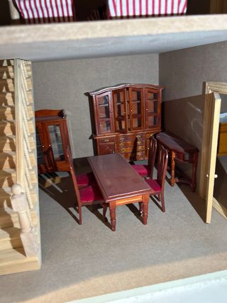 Casa de muñecas estilo victoriano