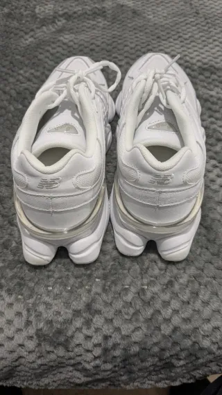 New Balance U9069NRJ Blancas talla 42.