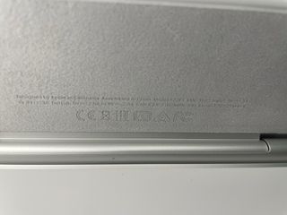 Magic Keyboard A2261 y Apple Pencil A3085 USB-C