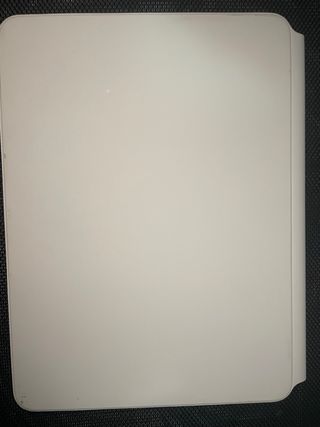 Magic Keyboard A2261 y Apple Pencil A3085 USB-C