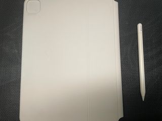 Magic Keyboard A2261 y Apple Pencil A3085 USB-C