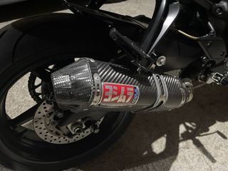 Escape Yoshimura Carbono para FZ1