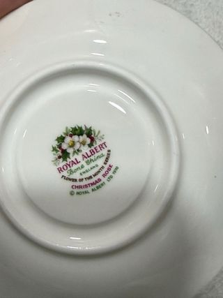 Juego 24 tazas porcelana Royal Albert