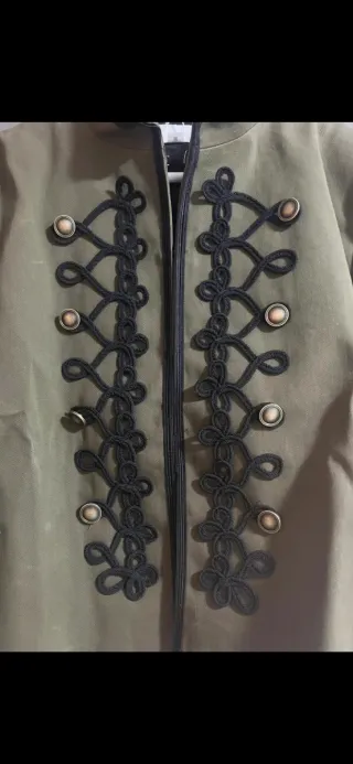 Chaqueta militar Zara Talla XL alamares