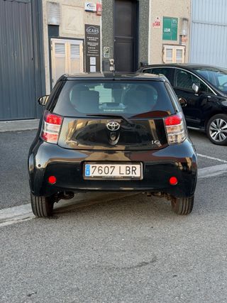 Toyota iQ