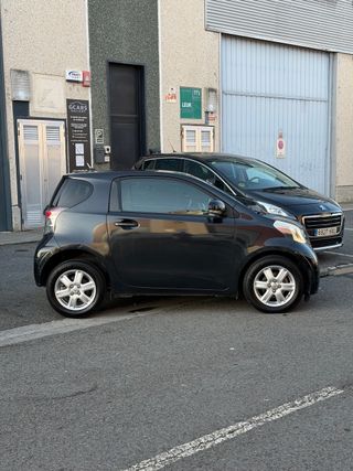 Toyota iQ