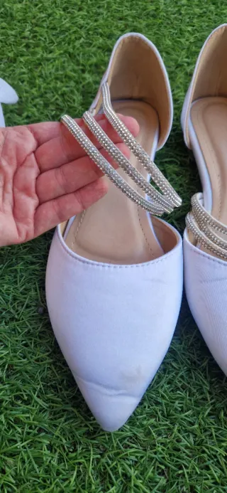 Zapatos y bolso raso blanco