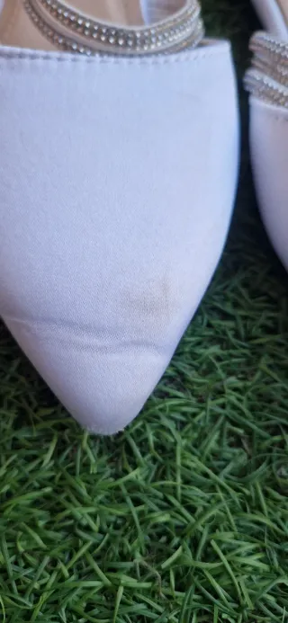 Zapatos y bolso raso blanco