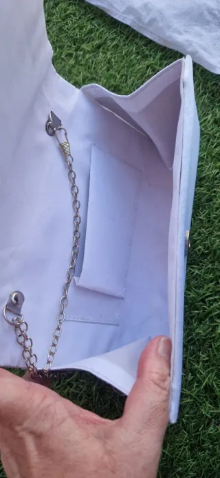 Zapatos y bolso raso blanco