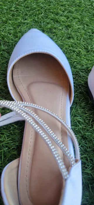 Zapatos y bolso raso blanco