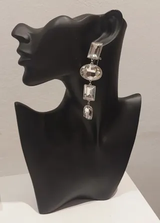 Pendientes colgantes plateados con cristales