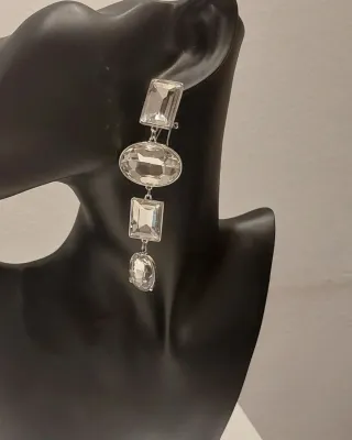 Pendientes colgantes plateados con cristales