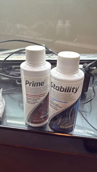 Acuario Negro y Transparente