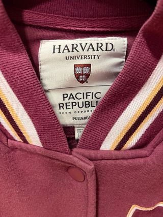 Chaqueta Universitaria Harvard Roja y Blanca