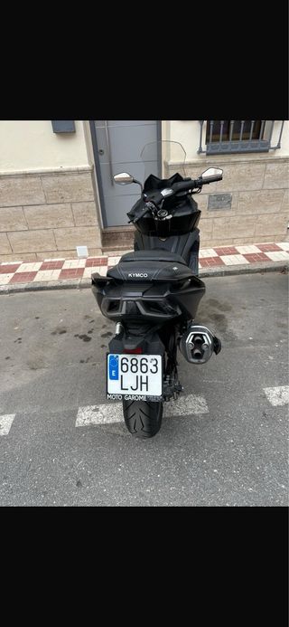 Kymco AK 550 Negra