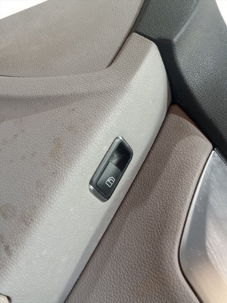 GUARNECIDO PUERTA DELANTERA DERECHA MERCEDES-BENZ
