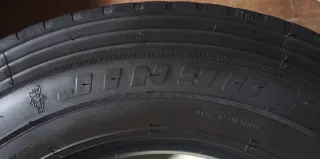 Neumático 215/75 R17'5 135/133 L 860kPa
