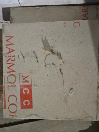 Losas de Mármol MCC con plástico, no usadas.