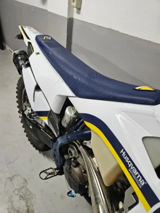 Husqvarna TE 300i Enduro Moto de Nov.2020