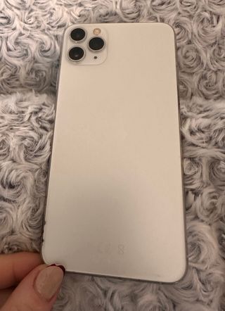 iPhone 11 Pro Max - Batería 73%