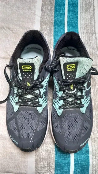 Zapatillas running Kalenji negras y turquesa