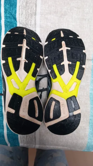 Zapatillas running Kalenji negras y turquesa