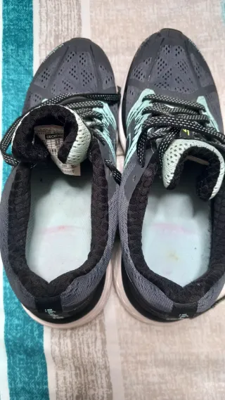 Zapatillas running Kalenji negras y turquesa