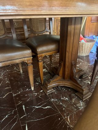 Mesa comedor y 6 sillas madera oscura