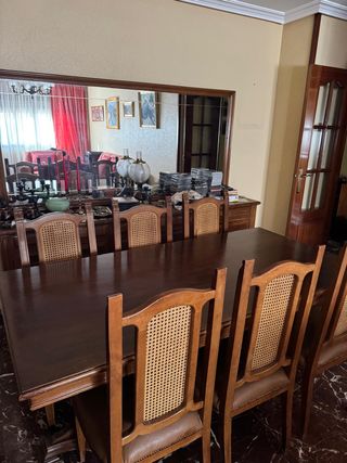 Mesa comedor y 6 sillas madera oscura