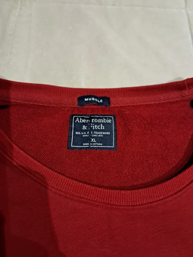 Jersey Abercrombie & Fitch Rojo